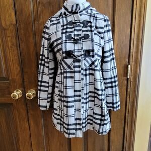 Paris Blues Black and White Coat with Hood P2P 18 L 31.5 See Picture Left Pocket